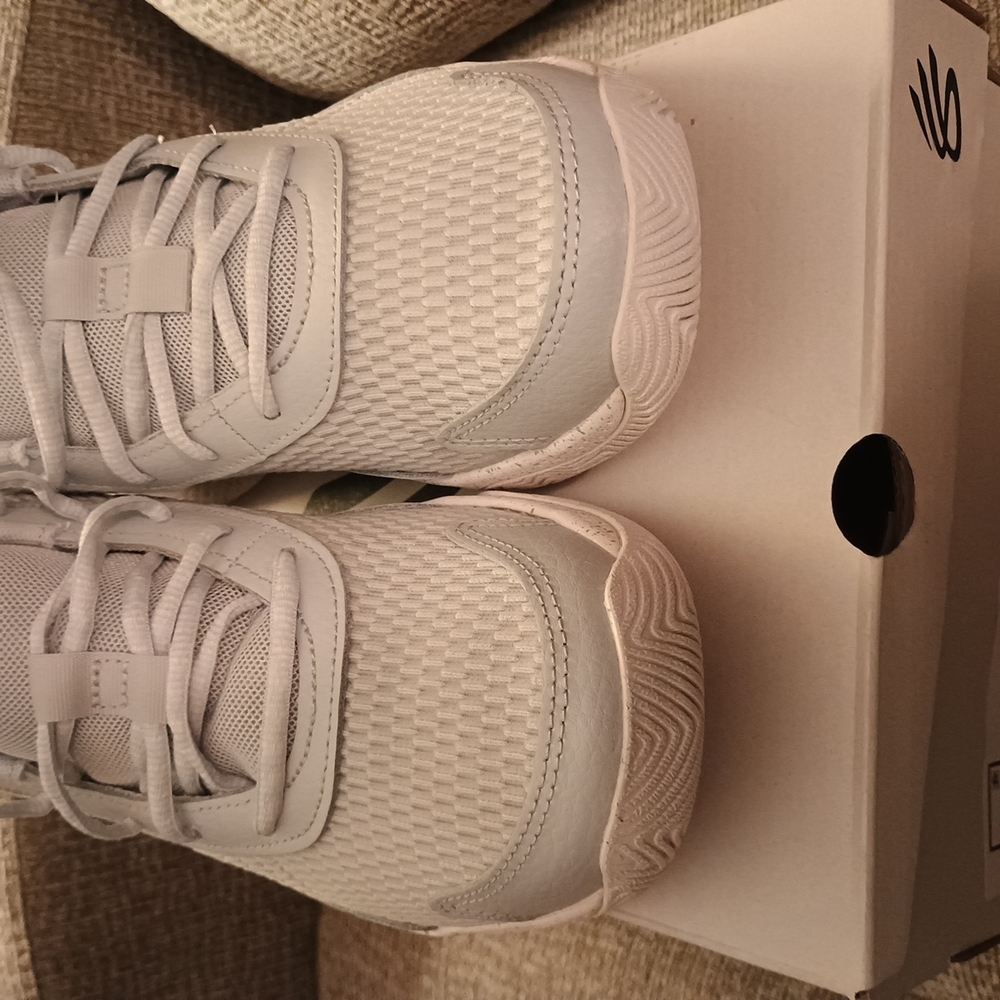 Under Armour Curry 3Z7 White Sneakers